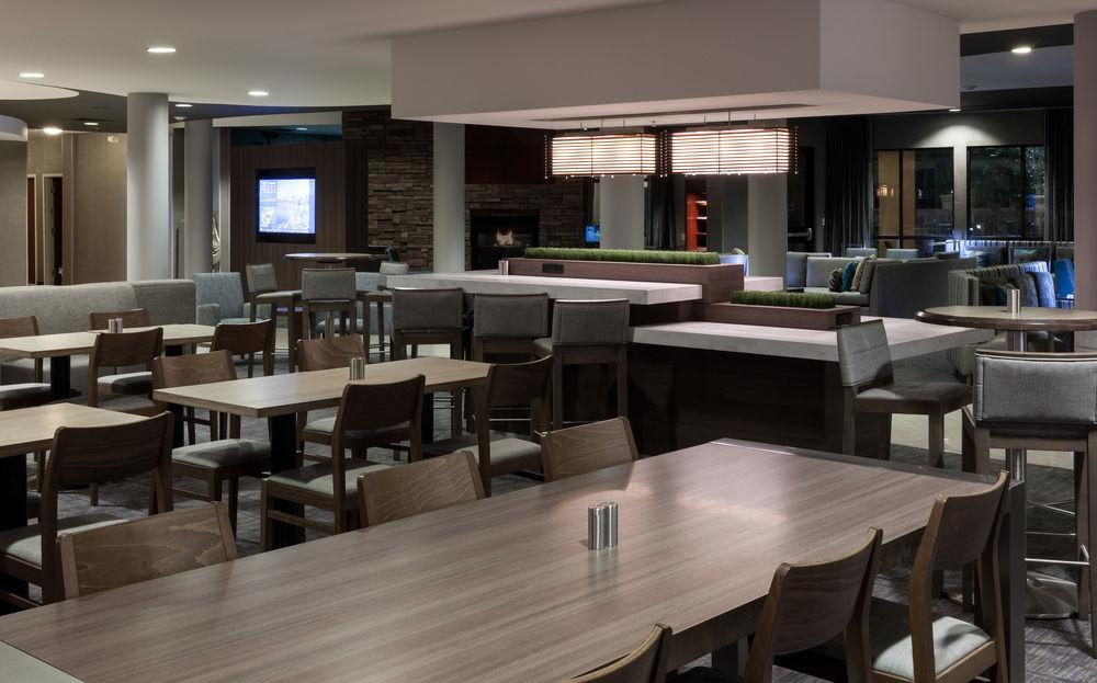 Courtyard By Marriott Santa Clarita Valencia Hotel Exterior photo