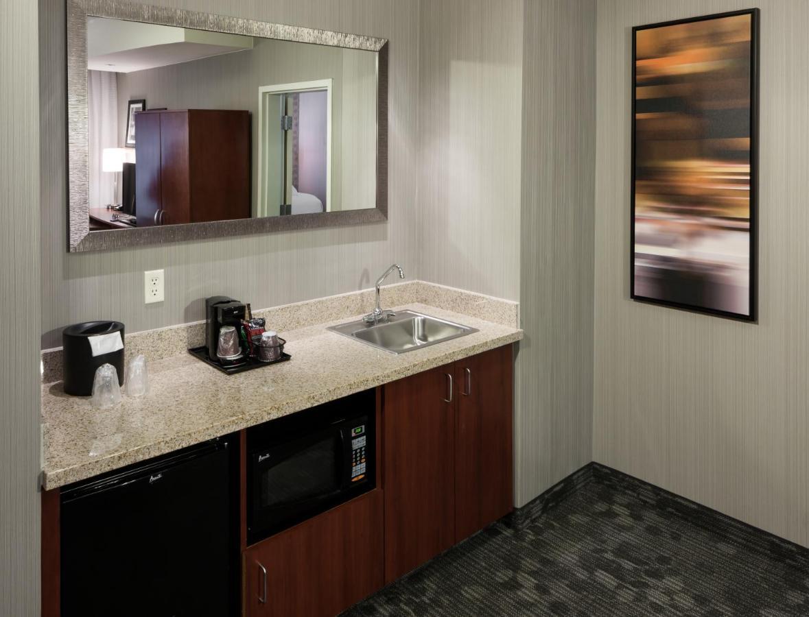 Courtyard By Marriott Santa Clarita Valencia Hotel Exterior photo