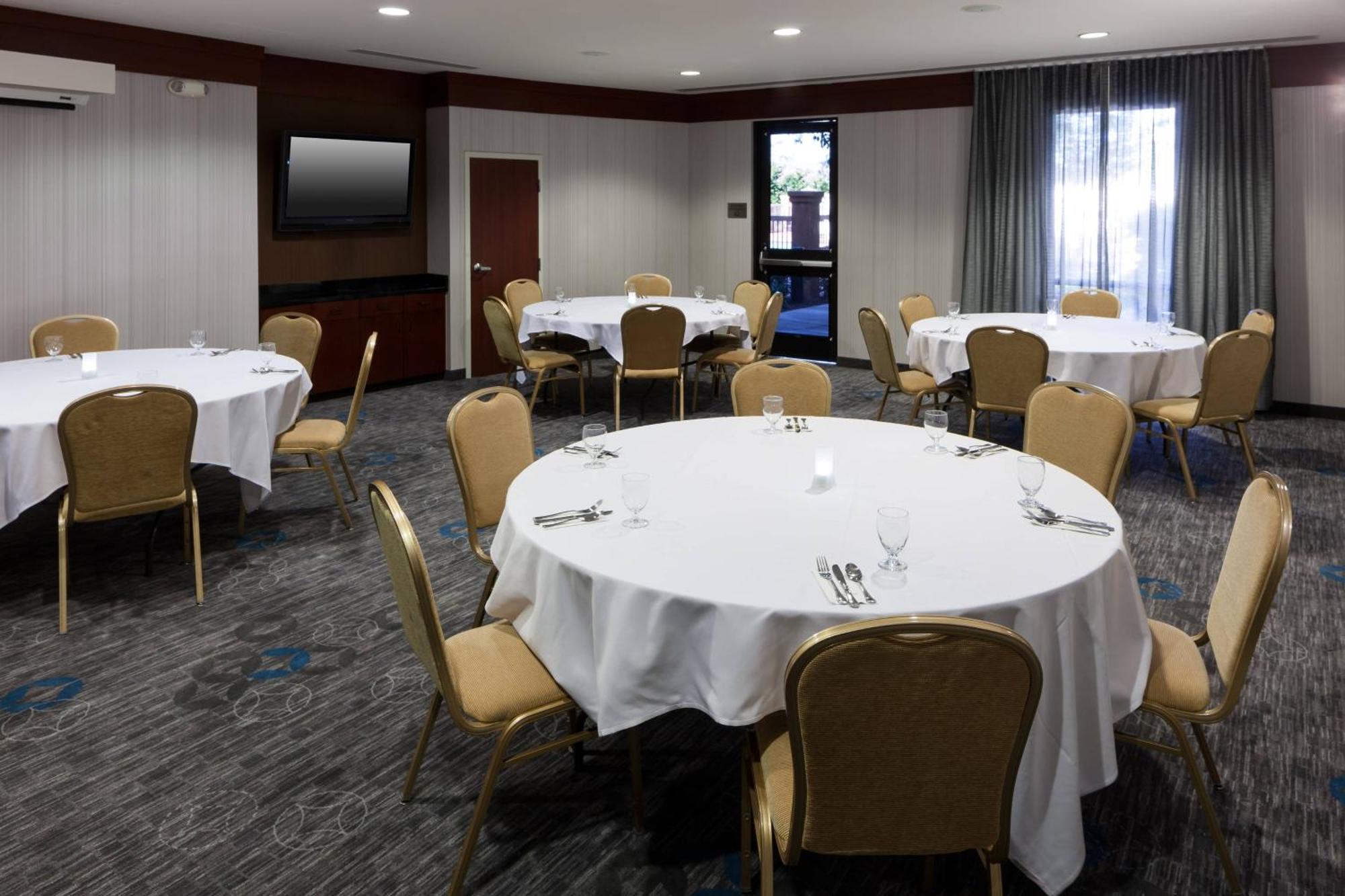 Courtyard By Marriott Santa Clarita Valencia Hotel Exterior photo