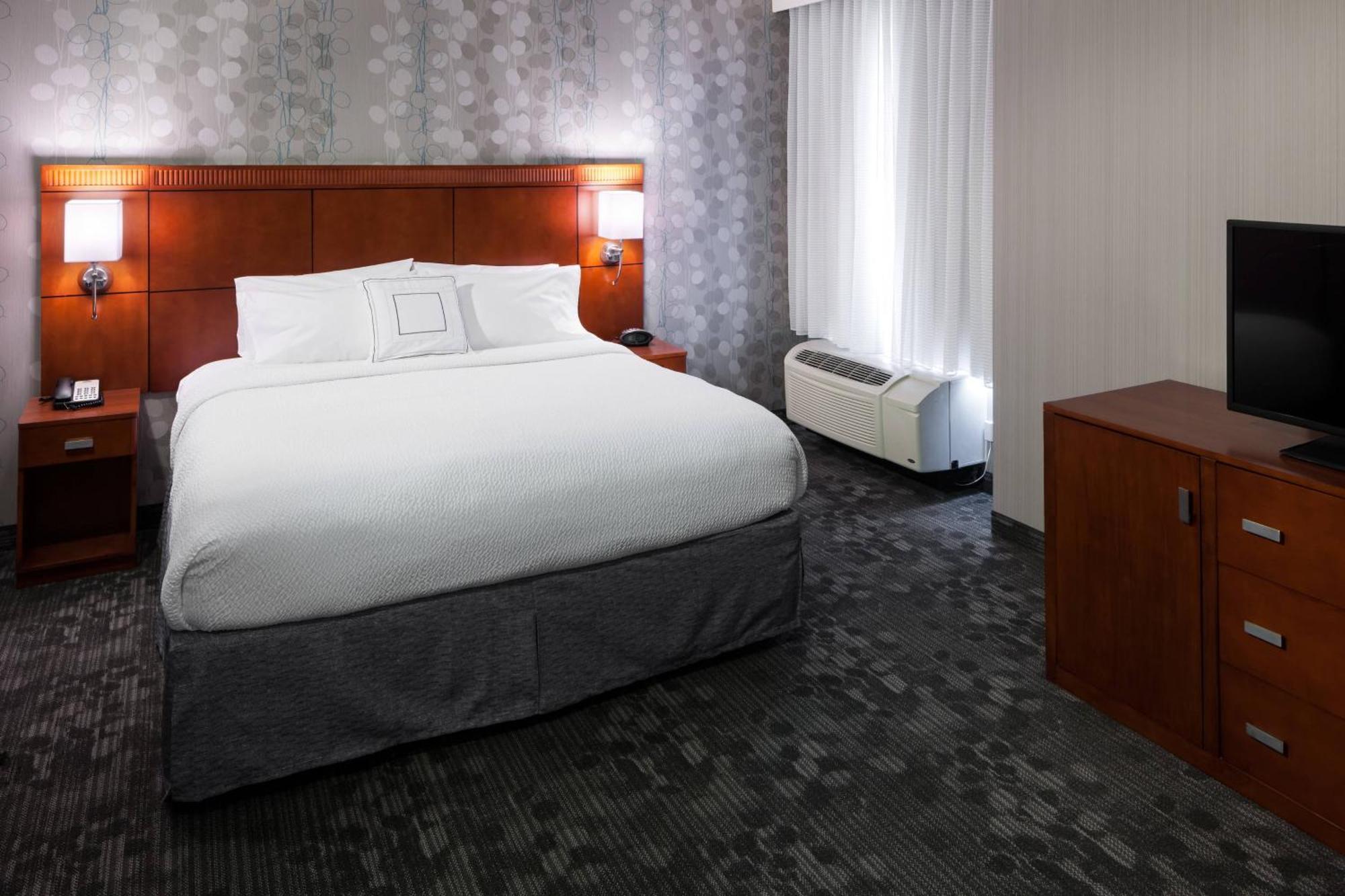Courtyard By Marriott Santa Clarita Valencia Hotel Exterior photo