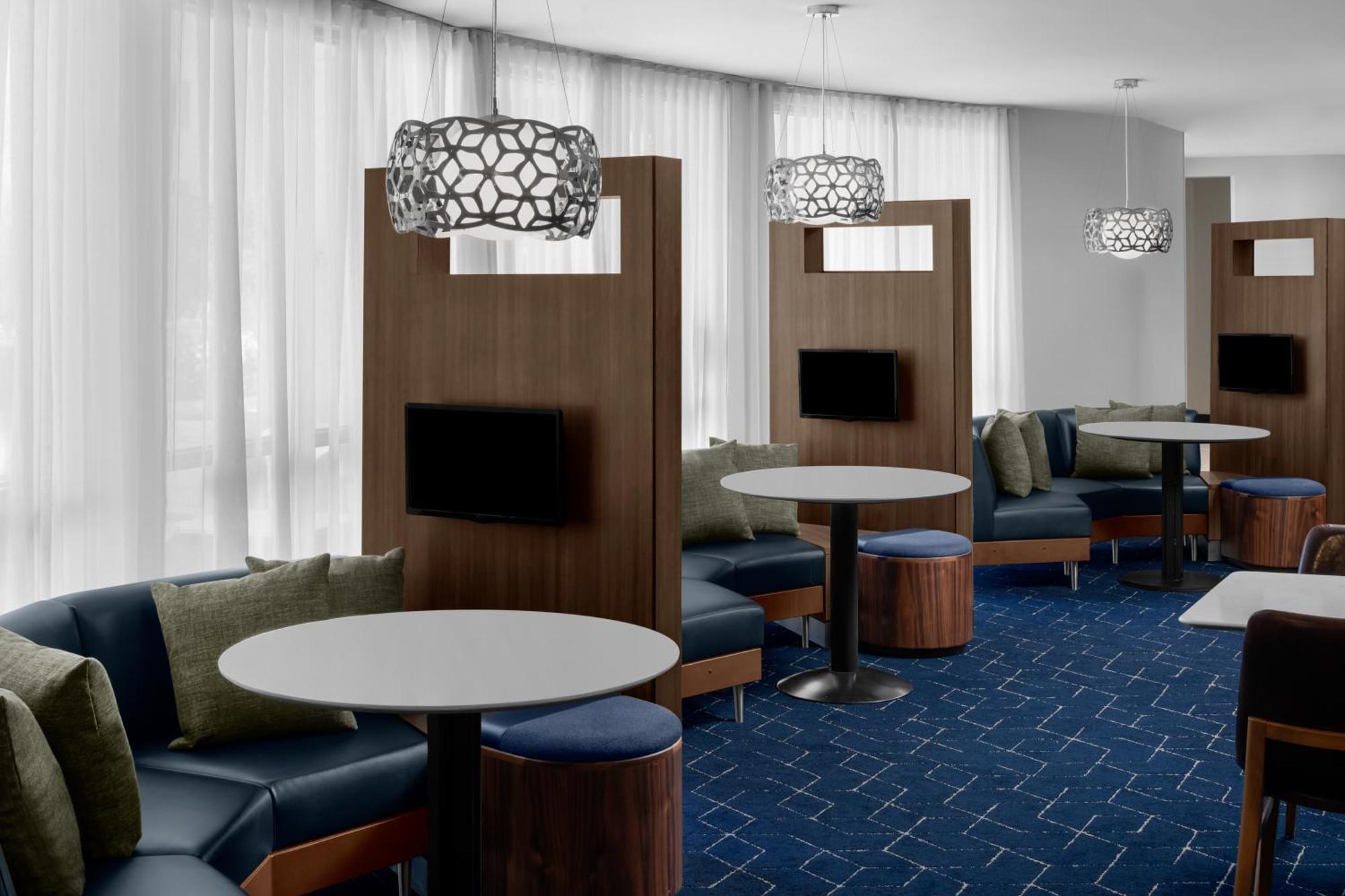 Courtyard By Marriott Santa Clarita Valencia Hotel Exterior photo
