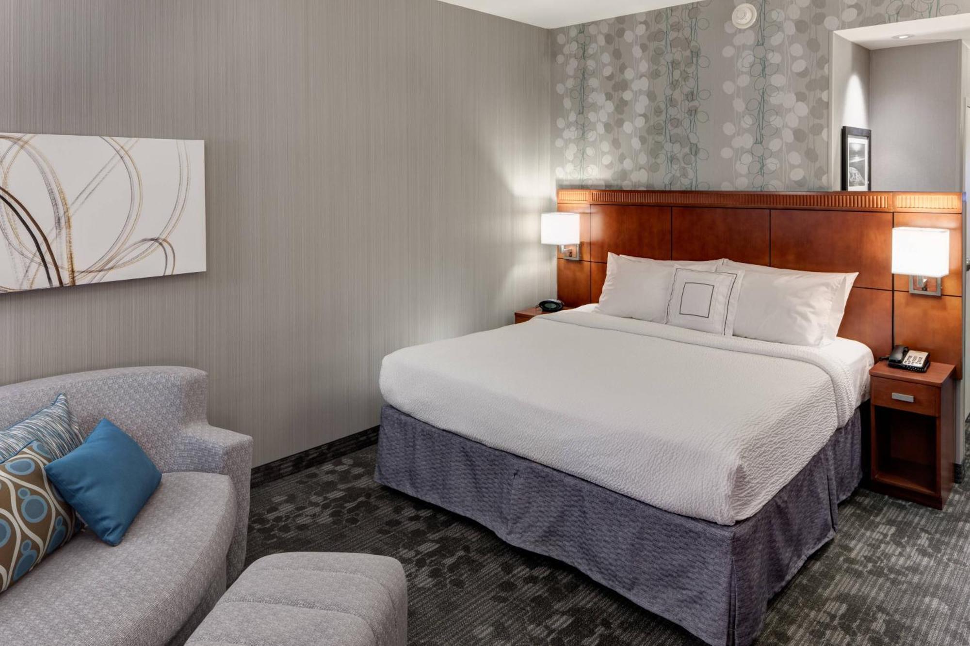 Courtyard By Marriott Santa Clarita Valencia Hotel Exterior photo